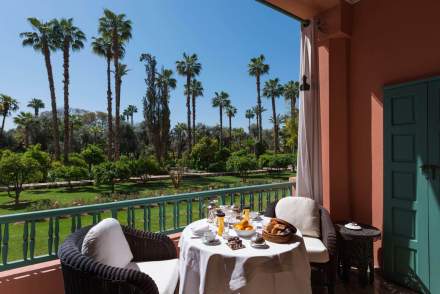 Balcon avec vue sur les palmiers